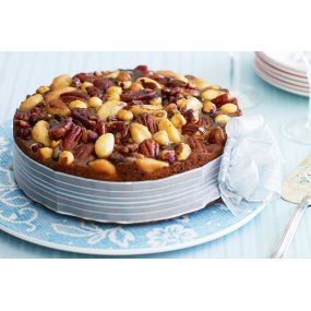 celebration-fruit-and-nut-cake-60695-1